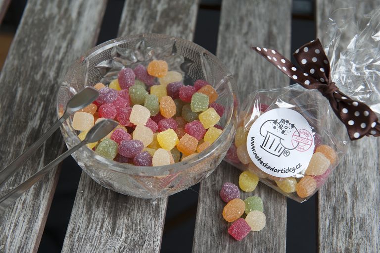 šumivky bonbóny